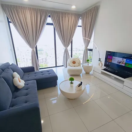 Rooftop Pool, Up To 6 Pax, 2 Bedrooms, 2 Bathrooms, 2 Car Parks By Star Home